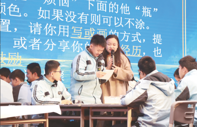 让校园充溢阳光花香让英勇的生命之花在时间的枝头开放美的希